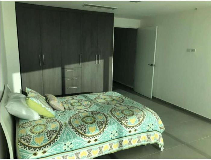 3-bedroom apartment in yacht club for rent