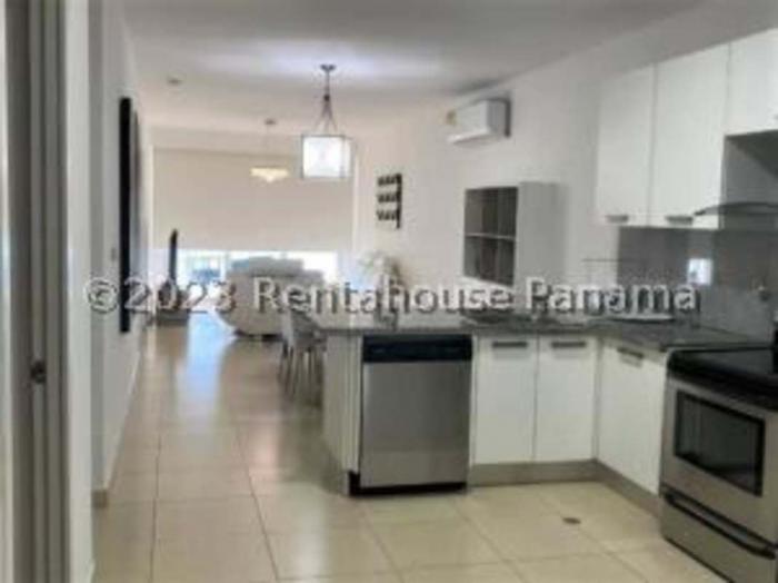 Venta de apartamento en White tower 2 recamaras