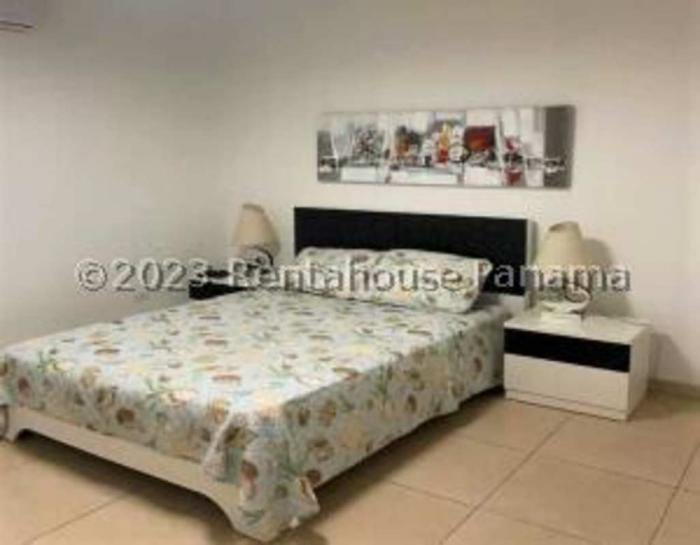 Venta de apartamento en White tower 2 recamaras