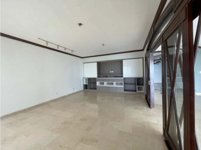 Apartment in torres miramar avenue balboa for rent