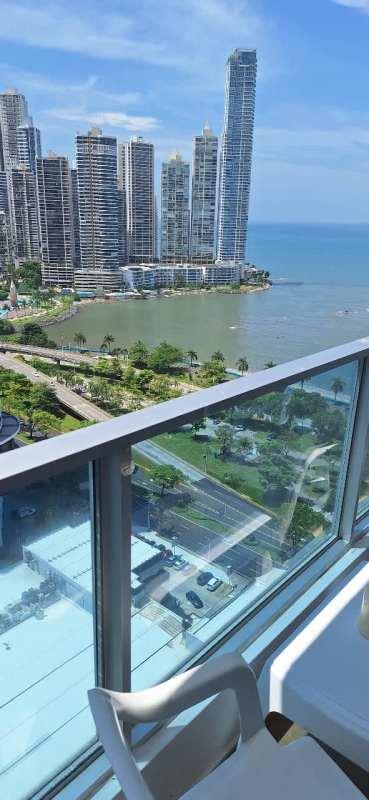 Apartment in bayfront tower avenue balboa for rent