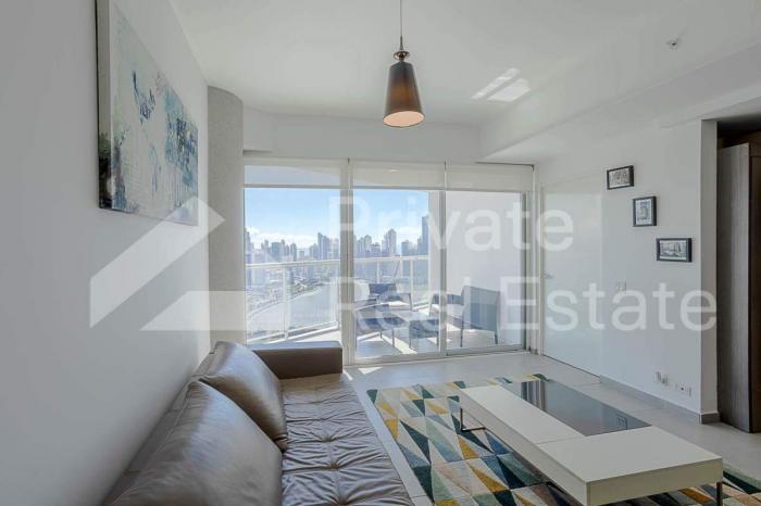 Yacht club tower 2 bedrooms for rent