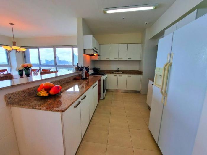 Apartamento en Grand bay Avenida Balboa en alquiler