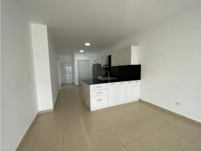 Alquiler de apartamento en White tower 2 habitaciones — 3