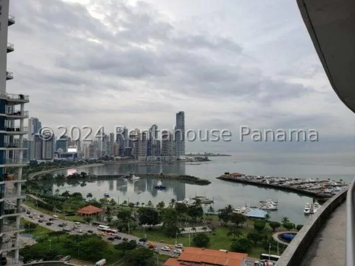 Apartamento en venta en Yacht club de 2 habitaciones — 2
