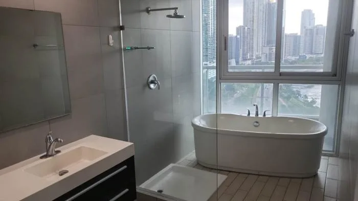 Yacht club Avenida Balboa 2 habitaciones — 2
