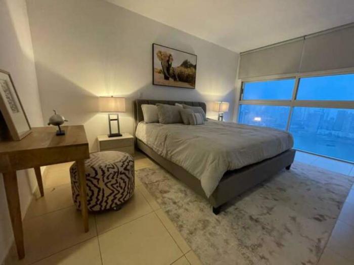 Apartment in white avenue balboa for rent