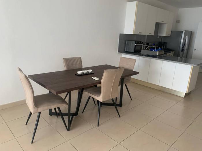 Apartment in white avenue balboa for rent