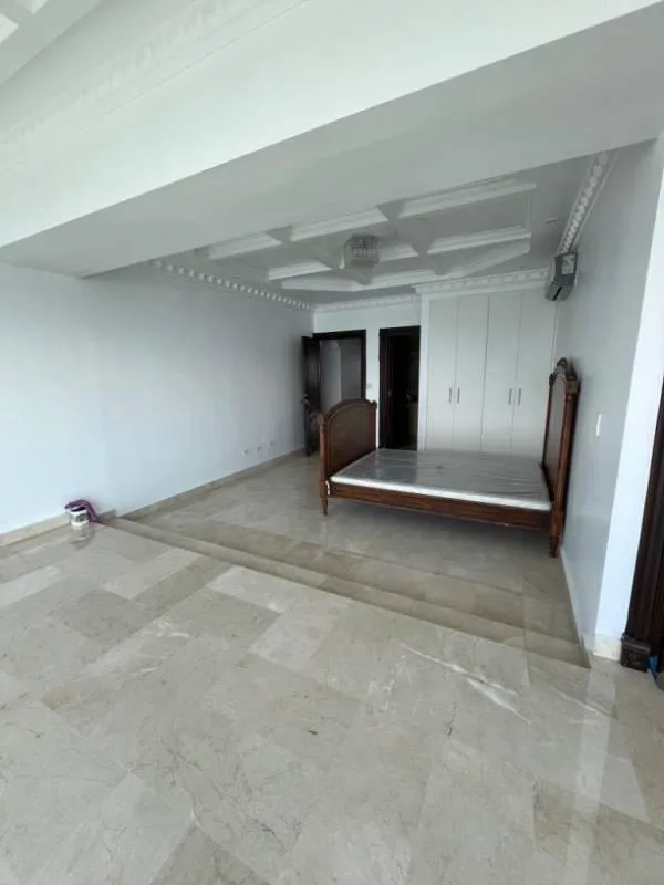 Apartamento en Miramar de 5 habitaciones en alquiler — 5