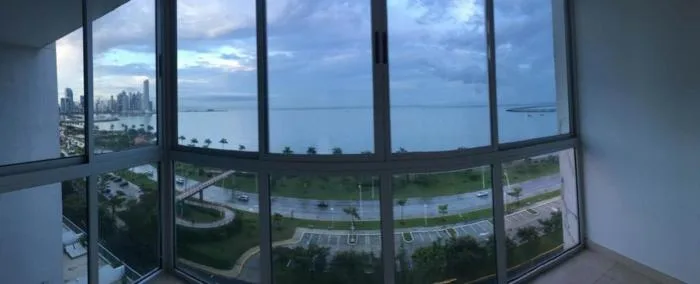 H2o Avenida Balboa Panama en alquiler — 2