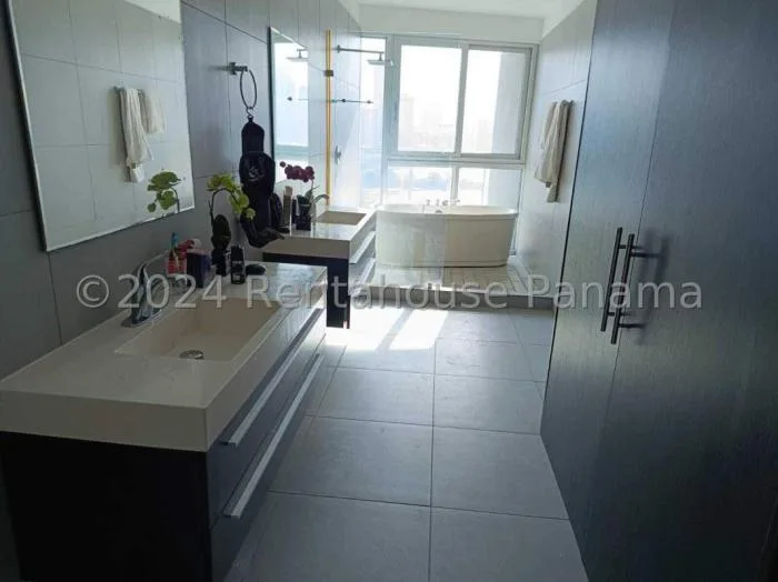 Alquiler de apartamento en Yacht club 2 habitaciones — 2