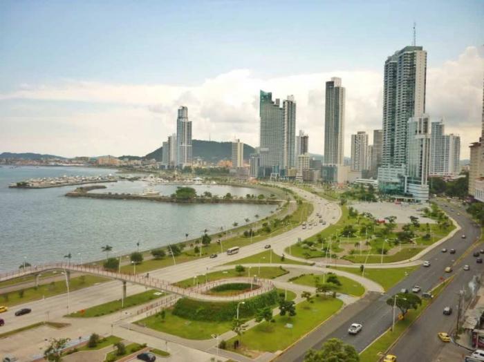 Bayfront Balboa Avenue Panama for rent