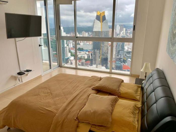 Apartment in waters on the bay avenida balboa for rent