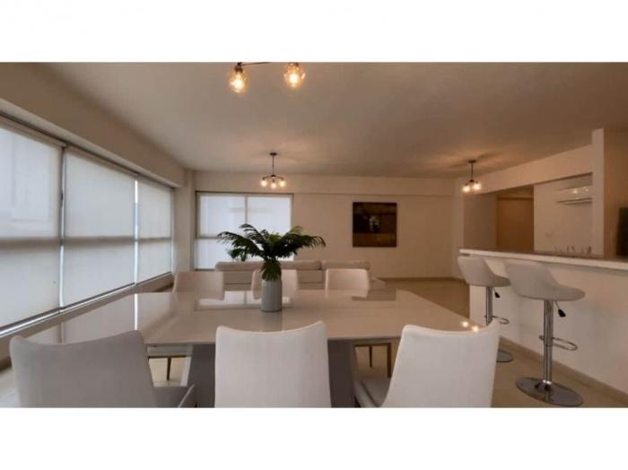 Grand bay tower Avenida Balboa 1 habitacion