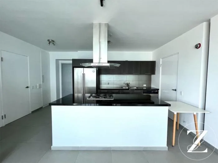 Yacht club Avenida Balboa 2 habitaciones — 3