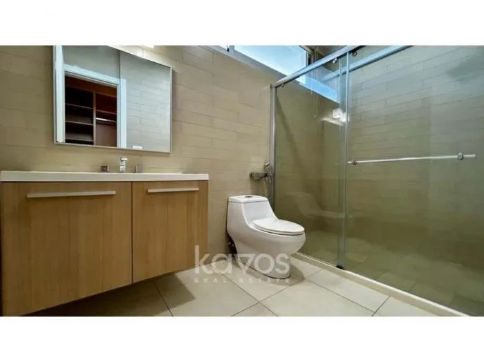 Apartamento en alquiler en White tower de 2 recamaras — 3