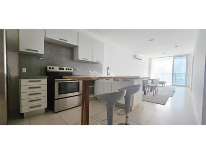White tower Avenida Balboa Panama en alquiler — 3