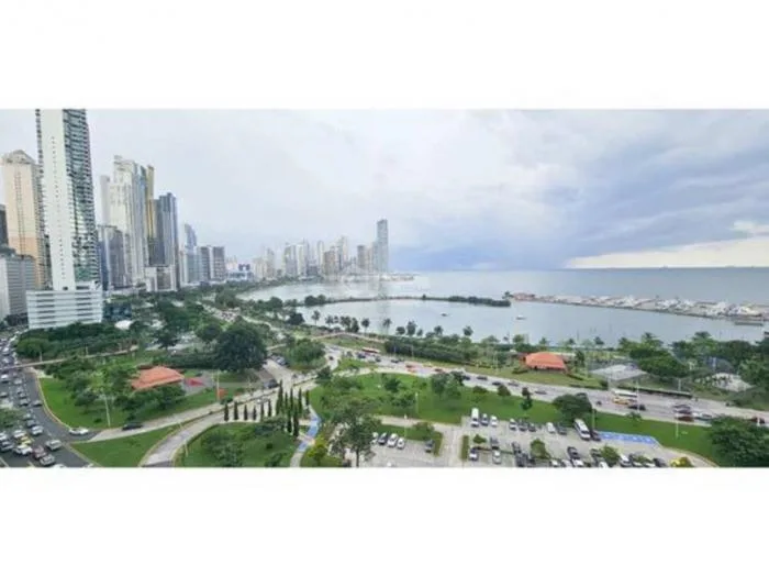 White tower Avenida Balboa Panama en alquiler — 4