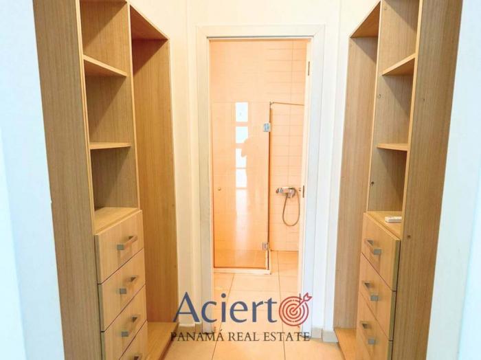 Apartamento en White de 2 recamaras en alquiler