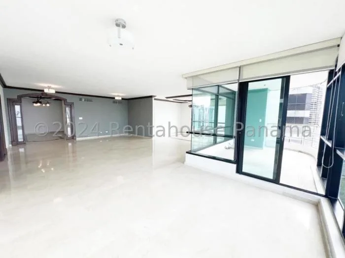 Apartamento en Miramar Avenida Balboa en venta — 3