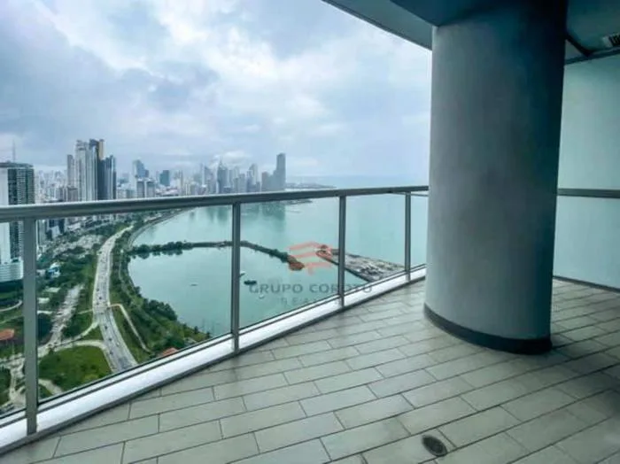 Apartamento en Yacht club de 3 habitaciones en venta — 3