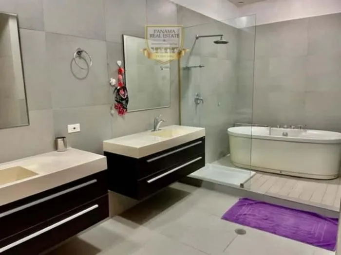 Yacht club tower Avenida Balboa 2 bedrooms