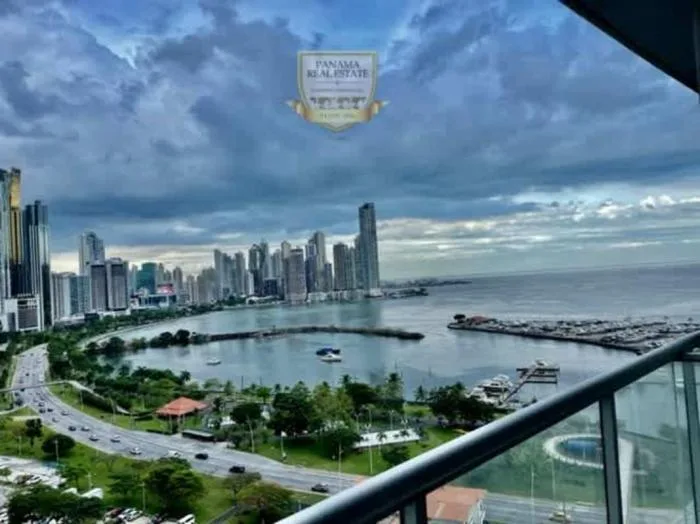 Yacht club tower Avenida Balboa 2 bedrooms