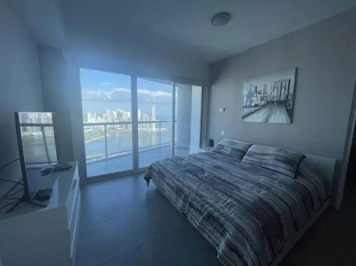 Apartamento en alquiler en Yacht club tower de 3 habitaciones — 2