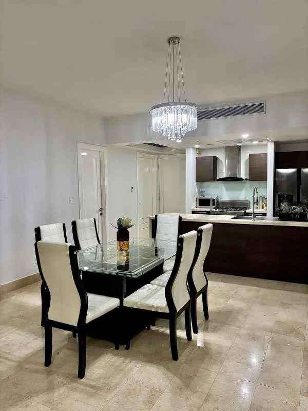 Apartamento en Yoo Avenida Balboa en alquiler — 2