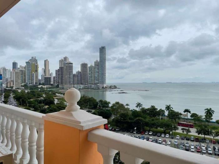 Vista marina avenida balboa panama for rent