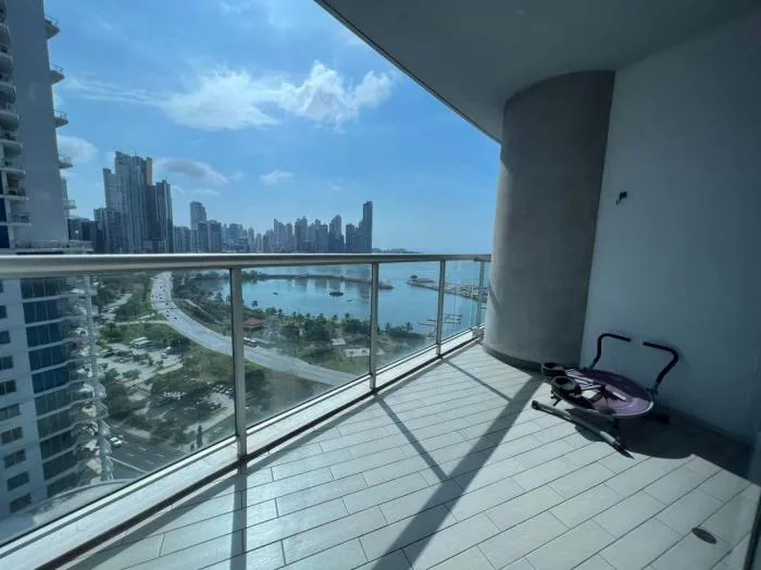 Apartamento en venta en Yacht club de 2 habitaciones — 4