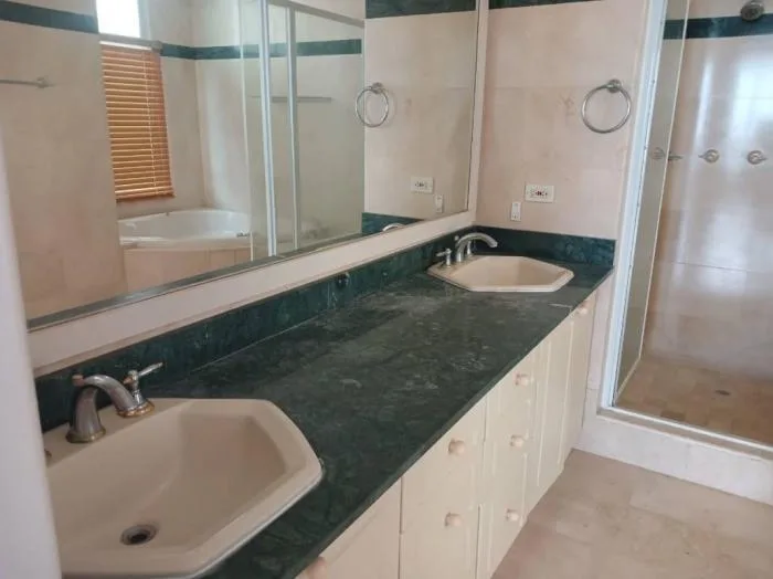 Apartamento en venta en Vista marina de 4 habitaciones — 4