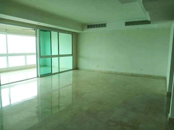 Apartamento en venta en Vista marina de 4 habitaciones — 5