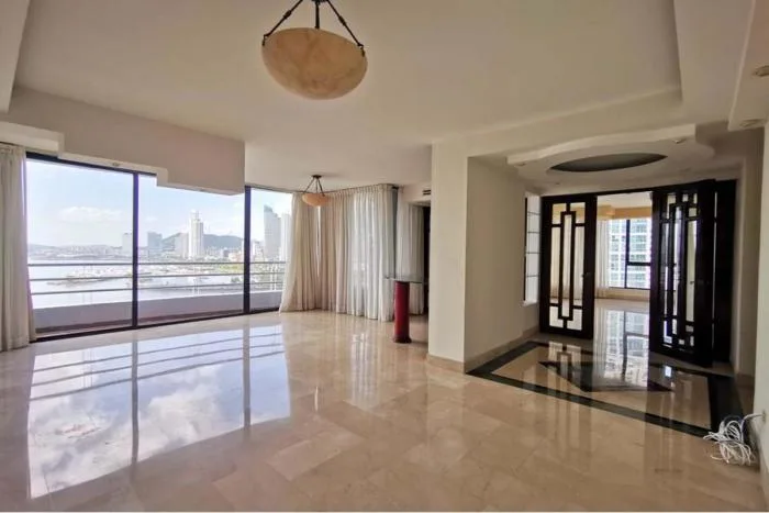 Apartamento en venta en Los delfines de 3 recamaras — 4