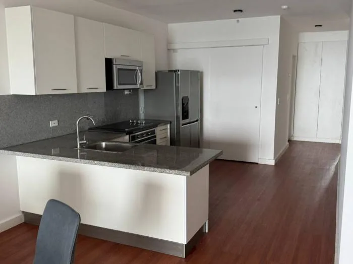 White tower Avenida Balboa 3 habitaciones — 5