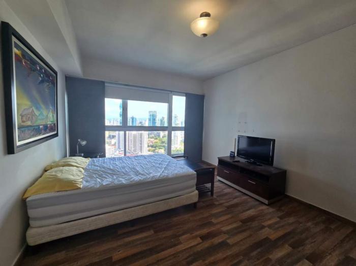 Apartment in grand bay avenida balboa for rent