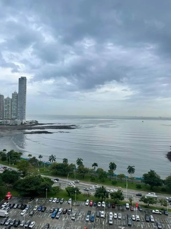 Vista marina Avenida Balboa Panama en alquiler — 2