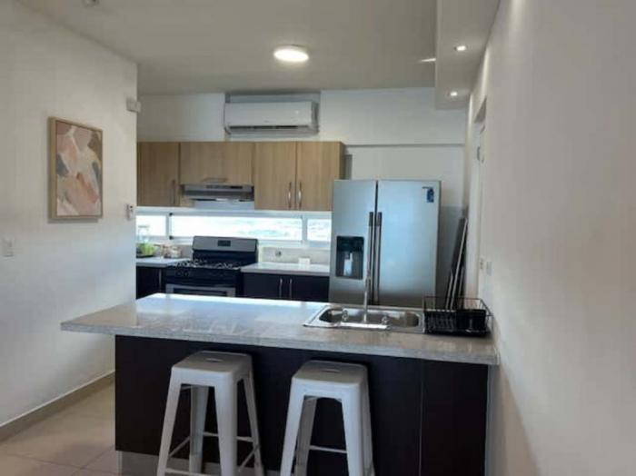 H2o 2 bedroom apartment for rent