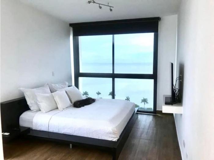 H2o on the ocean 2 rooms for rent