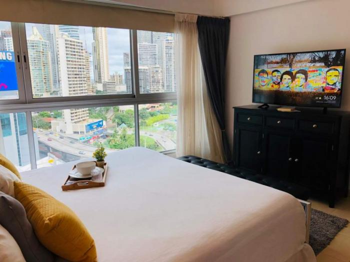 Grand bay Balboa Avenue 1 bedroom