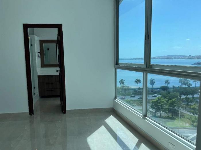 Apartment for rent in grand bay tower with 1 bedroom