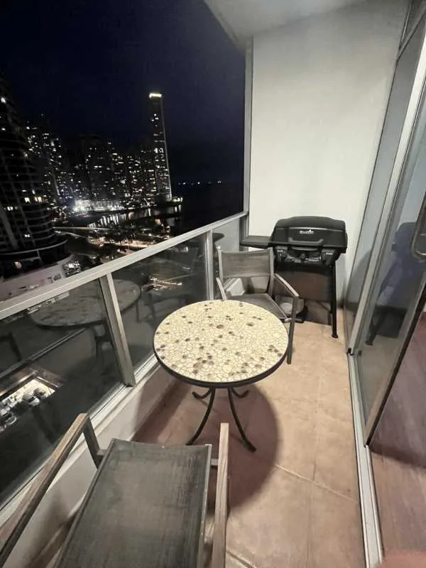 Apartamento en alquiler en bayfront tower de 1 recamara — 2