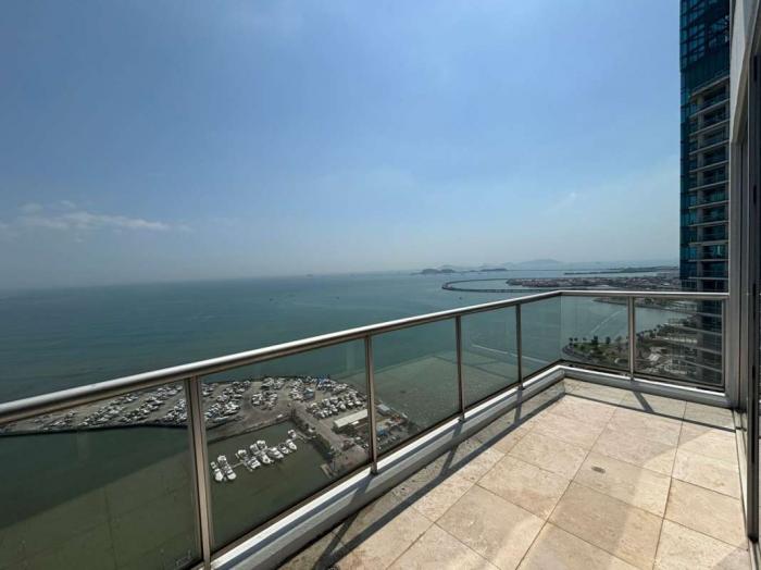 Apartamento en sky avenida balboa en venta