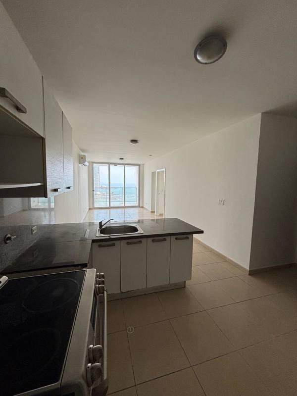 White tower Balboa Avenue 2 bedrooms
