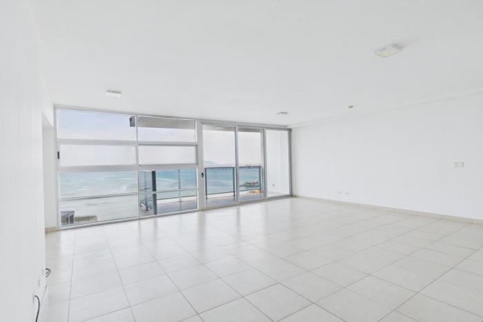 Apartment for sale in waters on the bay with 3 bedrooms