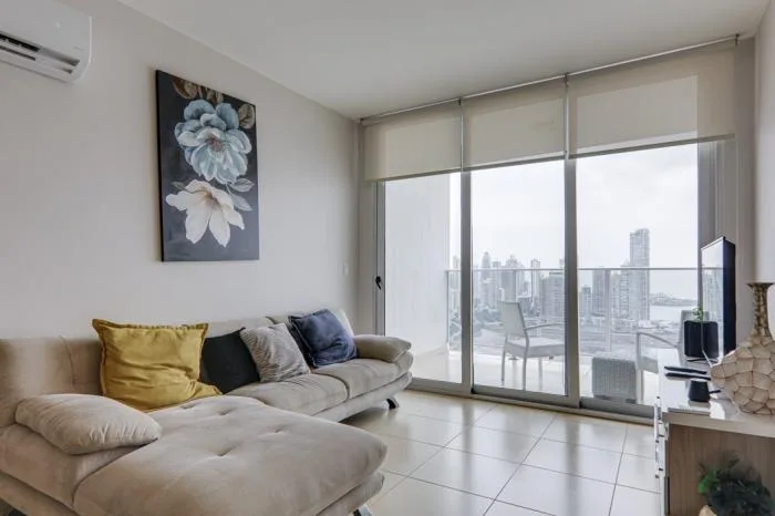 White 2 habitaciones en venta. white tower avenida balboa panama en venta