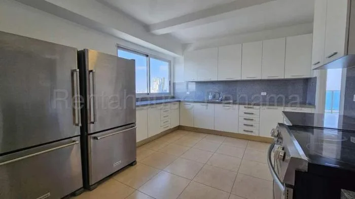 Apartamento en white avenida balboa en alquiler — 4
