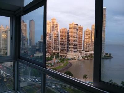 Apartamento en grand bay tower en un precio de oportunidad. simplemente espectacular. 2 habitaciones