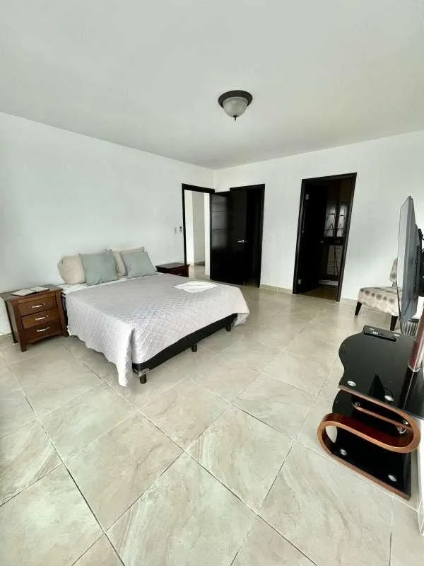 Bayfront  Panama amoblado en alquiler — 4
