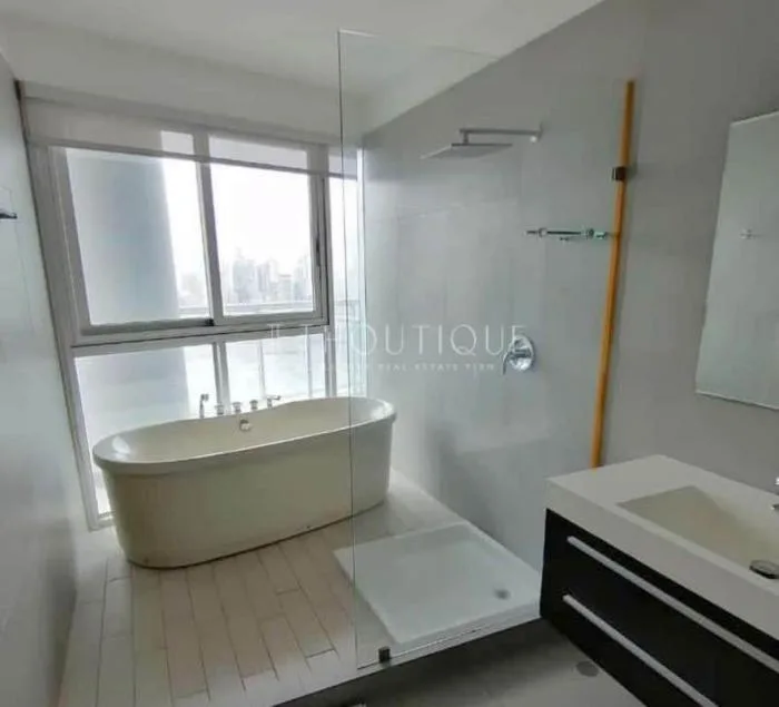 Apartamento en alquiler en Yacht club tower de 3 habitaciones — 2